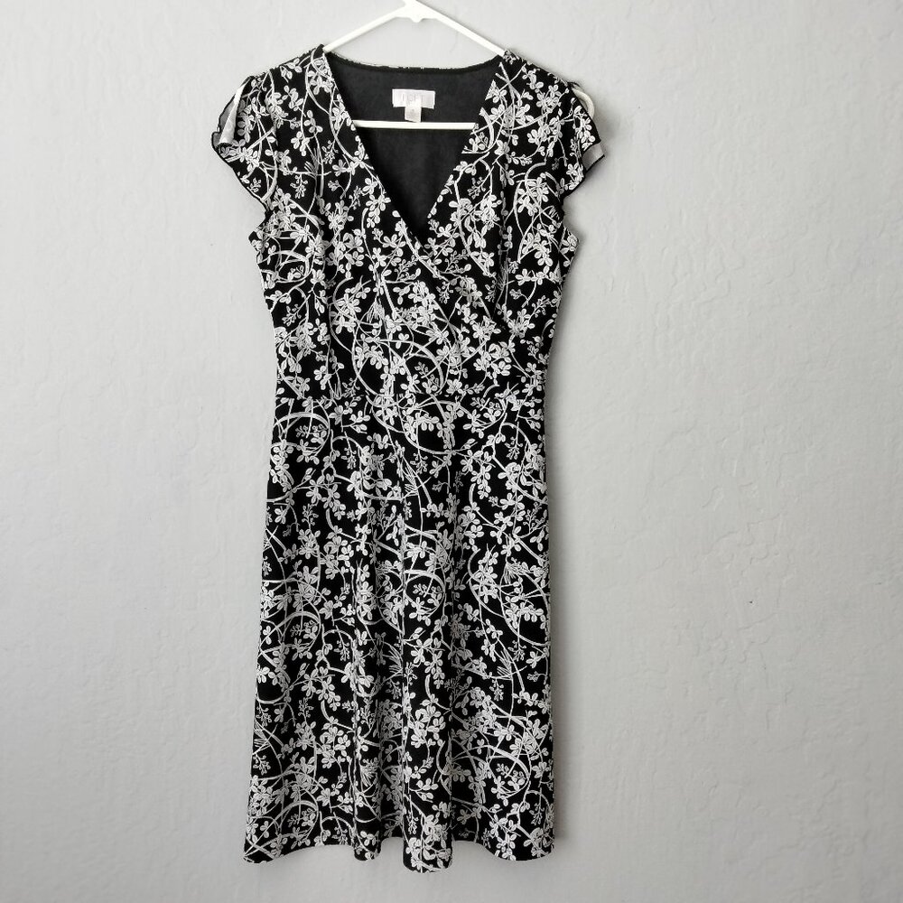 Ann Taylor Loft Black & White Floral Faux Wrap Dress Women’s Size 4P Cap Sleeves